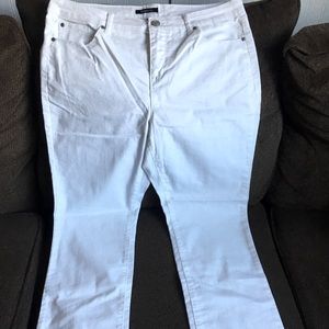 Relativity Women’s Plus size 18 White Jeans
